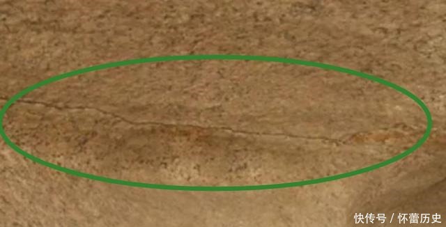  废弃|埃及金字塔的材料来自阿斯旺，为何这座采石场，有一块废弃的巨碑