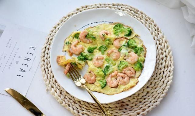 营养|西兰花和虾还可以这样做,煎一煎,味道鲜香,既当菜又当饭,香!