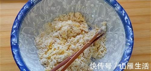 核桃酥这样做太好吃了，外面酥脆直掉渣，内里绵软又香甜，真过瘾