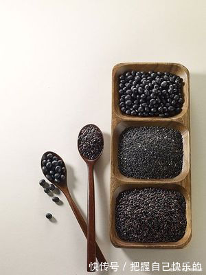 黑芝麻|黑豆和此物一起吃，头发黑了，色斑淡了，皮肤也好了