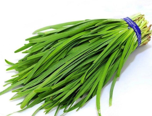 血压|高血压不能吃韭菜?医生建议:想要稳定血压,这3种素食尽量少吃