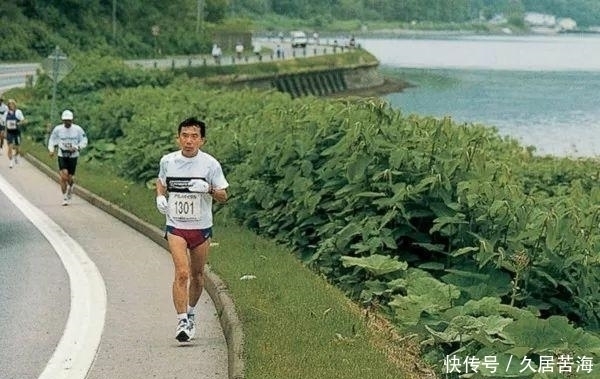 村上春树|村上春树:喜欢独处的人,人生截然不同,时间越长越明显