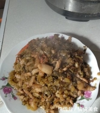 大厨手把手教你这道菜的方法，香气四溢看得人直流口水！特别棒