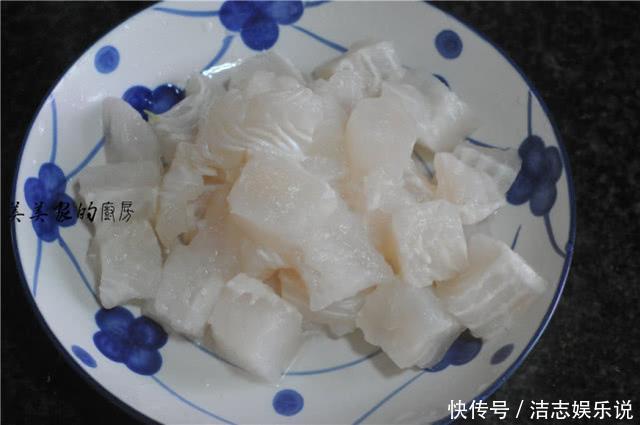 这鱼没有一根刺，特别适合孩子吃，做法简单，入锅一蒸细嫩开胃