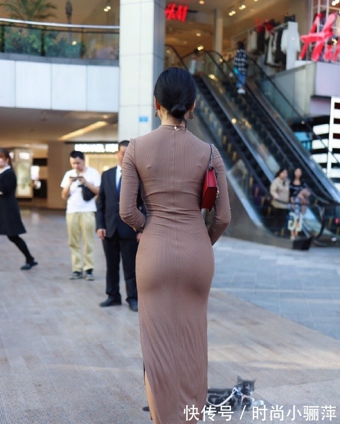 包裙 穿开叉包裙的贵妇,魅力在于背影