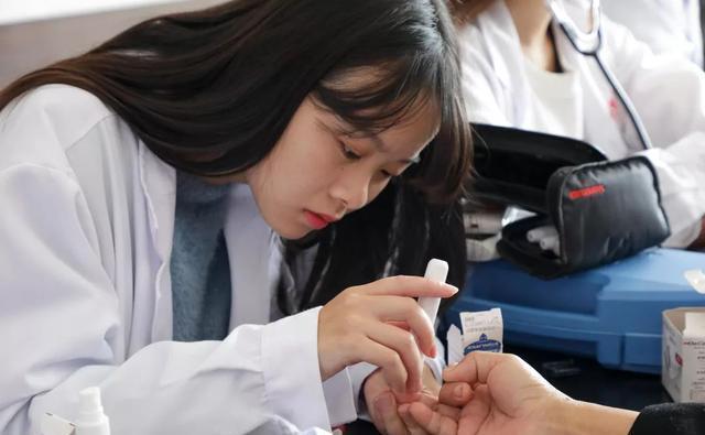 诱发|58岁宁光院士,研究糖尿病30年,提醒:这3物,还请嘴下留情