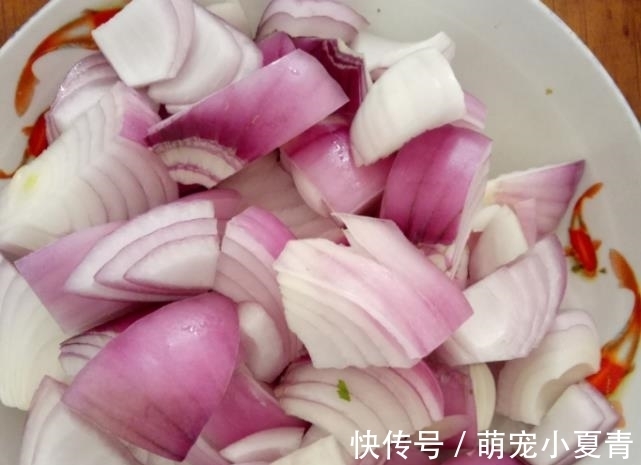 洋葱加它一起炒,天然“血管清洁剂”,好吃美味,血管越来越通畅