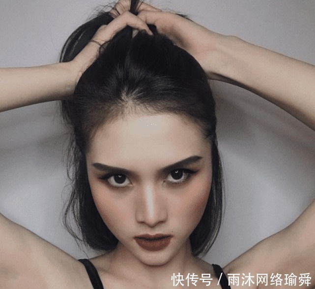 欧美妆才是真的“邪术”吧?化妆前后对比,大妈变迪士尼公主!