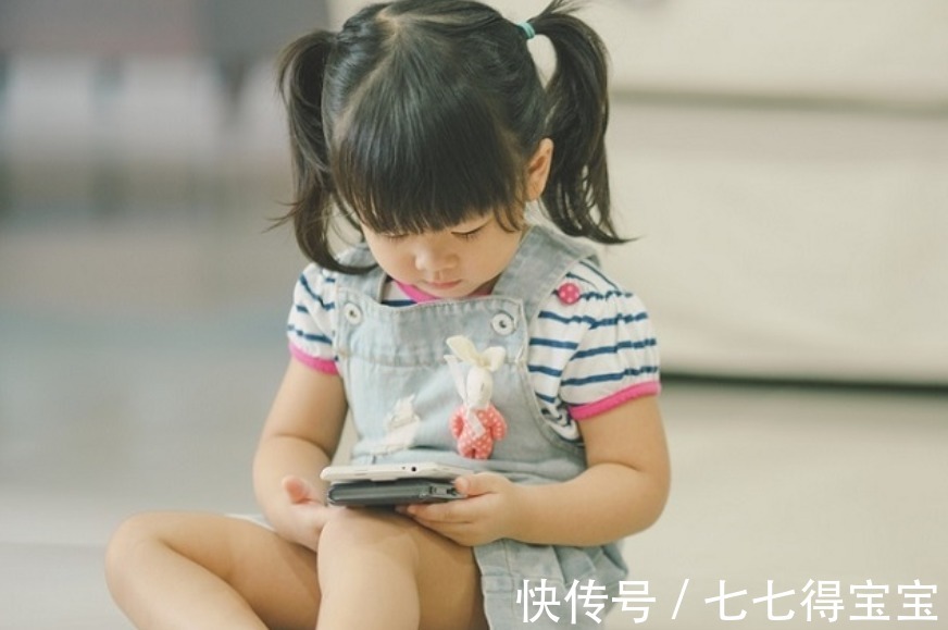 远程控制|9岁女儿被网友远程“操控”,看完手机里的信息,妈妈崩溃了