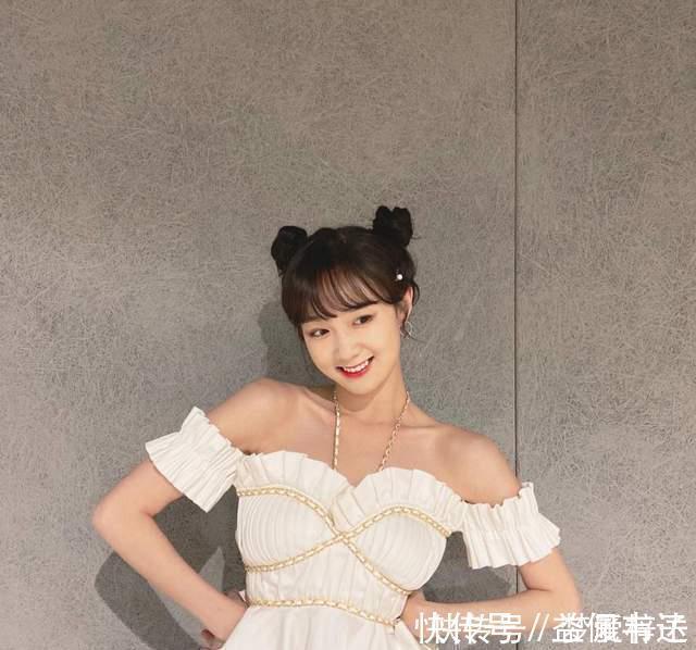 发型|丸子头已经不流行了,今年这几种发型是真火,简单大方显脸小