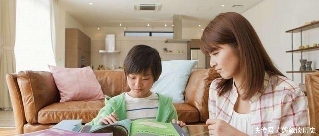 同款|宝妈翻开儿子课本，书上名人被画得“面目全非”，网友同款孩子