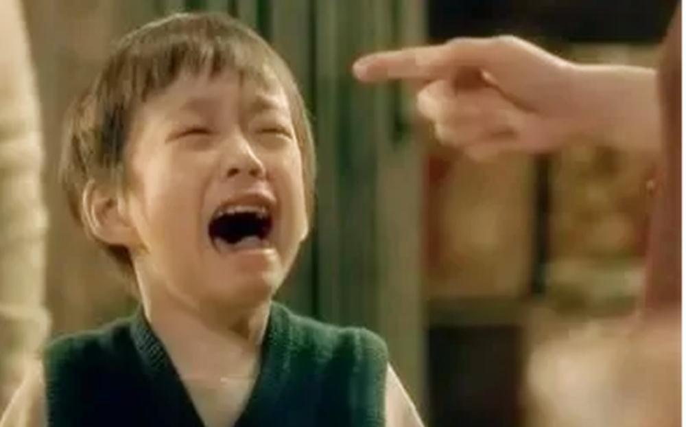 父母|“我被人打了”,孩子被欺负后,父母不同反应让孩子走向不同人生