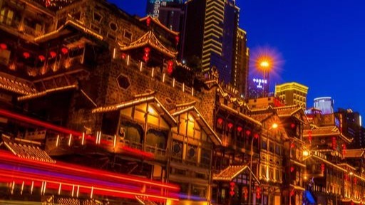 这著名的“美女之城”, “美女”和“火锅”是其两张闪亮的名片