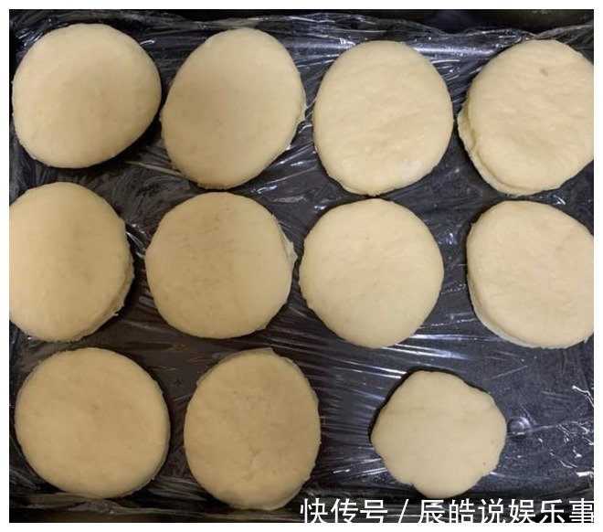 饼子|山药别只会炖着吃！教你这样做，早餐不用愁，好吃补钙