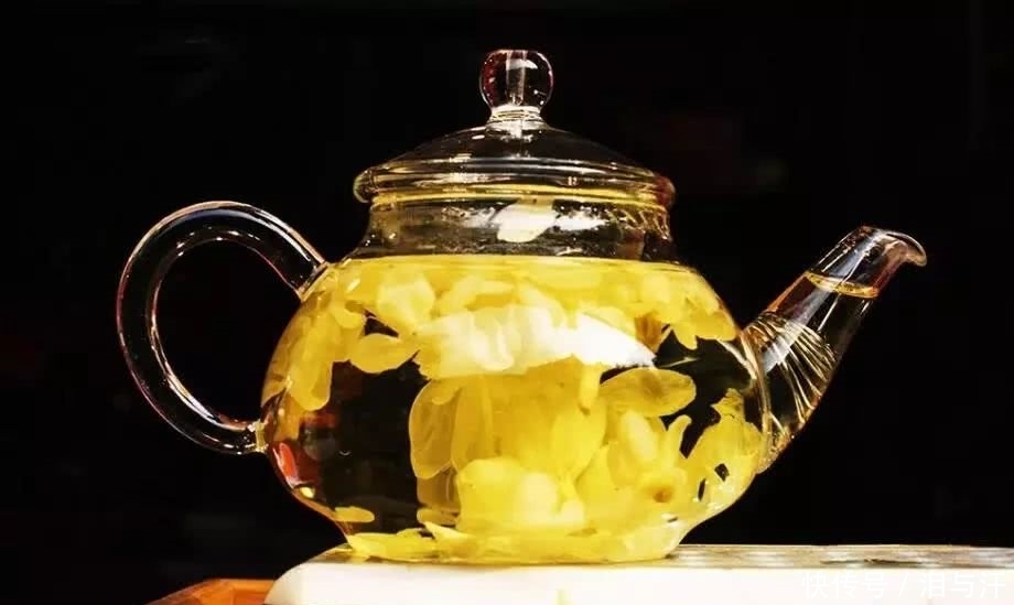 口腔中|长期口臭怎么办?常吃这几种食物,治疗口臭,还你清新口气!