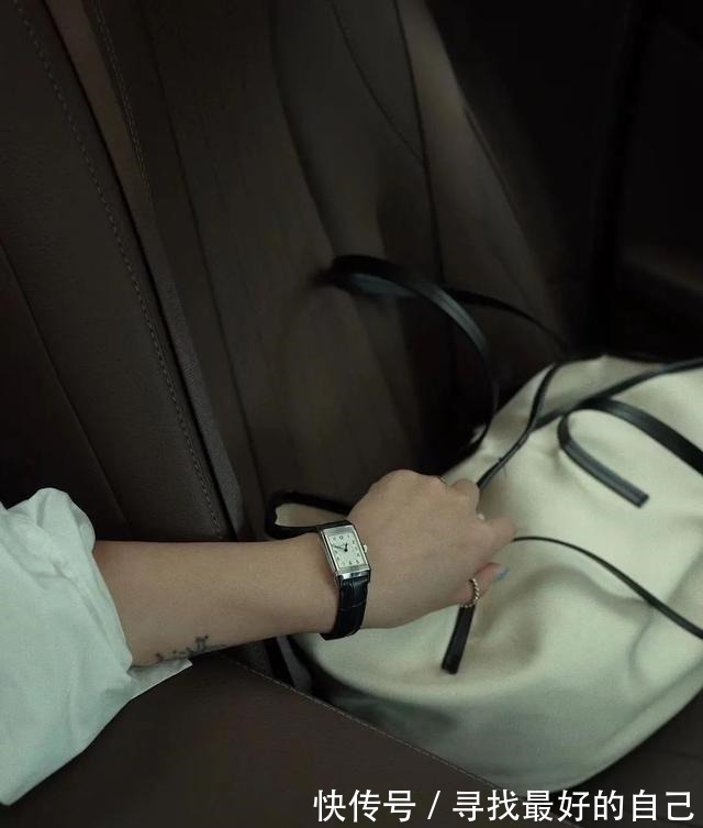 包包 终于“接地气”的新品包包,我越背越香!