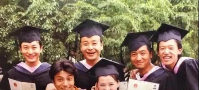 班主任 寒门贵子郭晓冬的成名史,以及他悲情的婚恋观