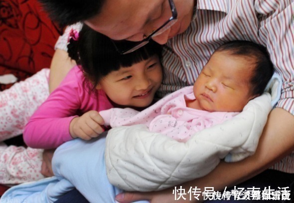 父母|年轻人不爱生二胎不出10年,二胎家庭与独生家庭的差距会拉大