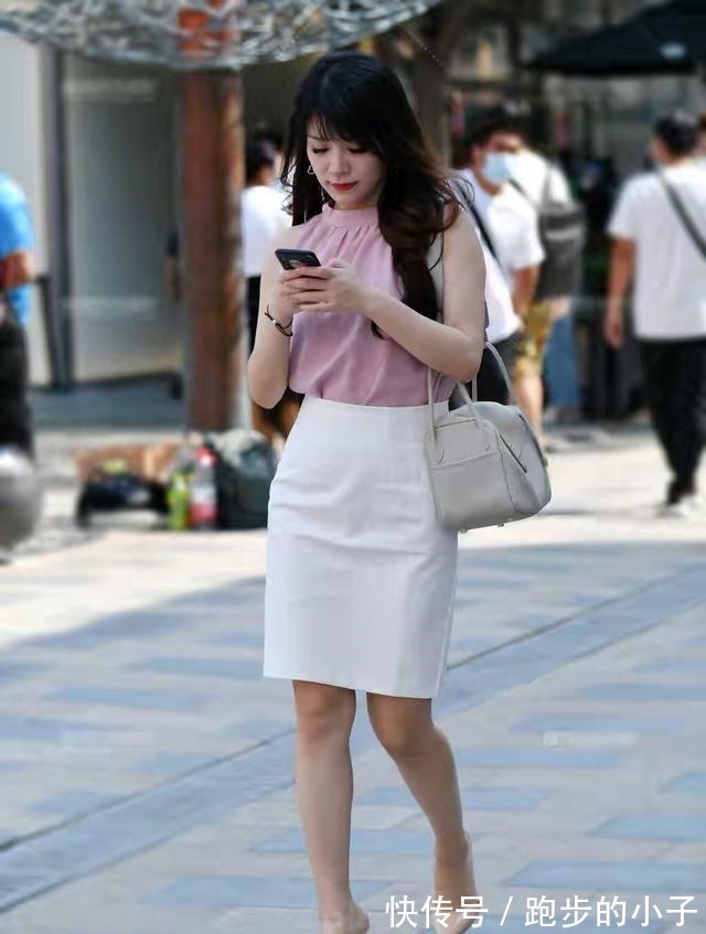 减龄 这样搭配青春靓丽,清新自然又减龄,展现一种少女气质!