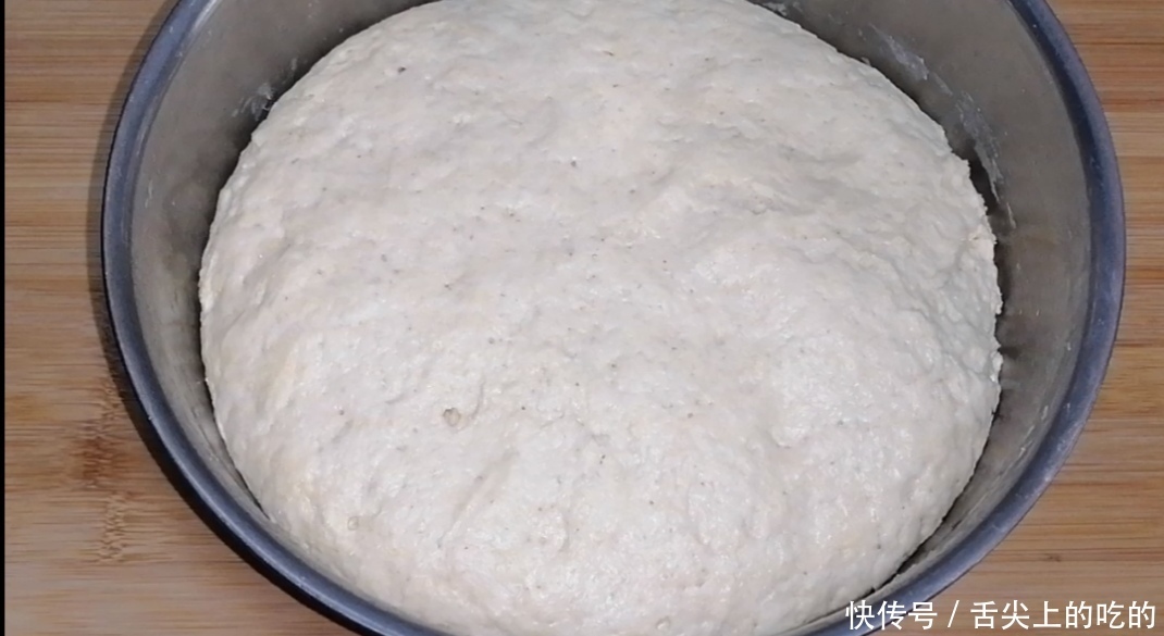 简单|简单又好吃的葱油饼,只需少许的葱花,就能享受齿颊留香的美味