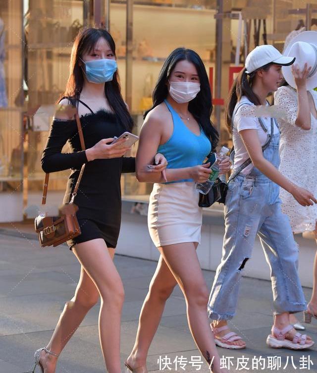 尖头|美女脚上搭配一双尖头的高跟鞋，无比的气质，很有名媛的气息