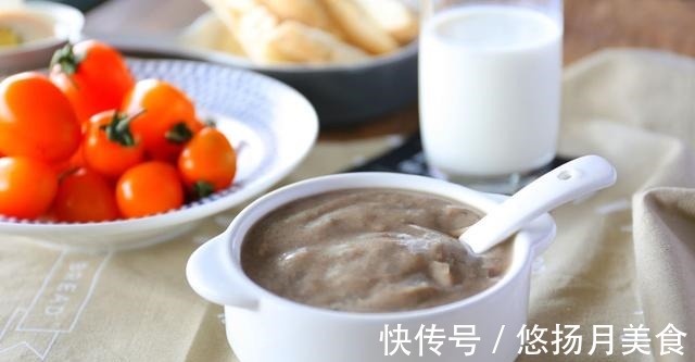 秋天早上喝一杯暖暖的米糊，营养全面，生津润燥！
