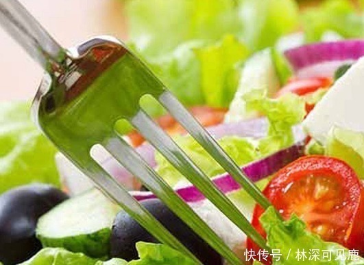 肌肤 护肤不是盲目就可以的，痘印朋友要严格遵守4条金规，很有效