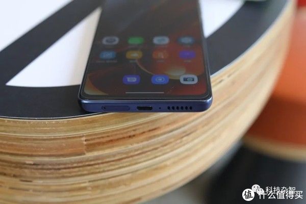 turbo|moto edge S30评测：1799元起，硬核实力+战力越级的新旗舰