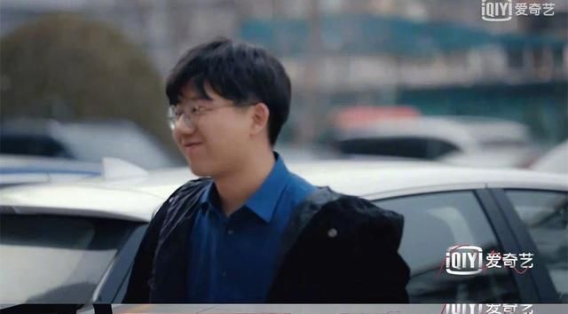 自尊|怎么一出现“女强男弱”,所有人都在关心男人的自尊?