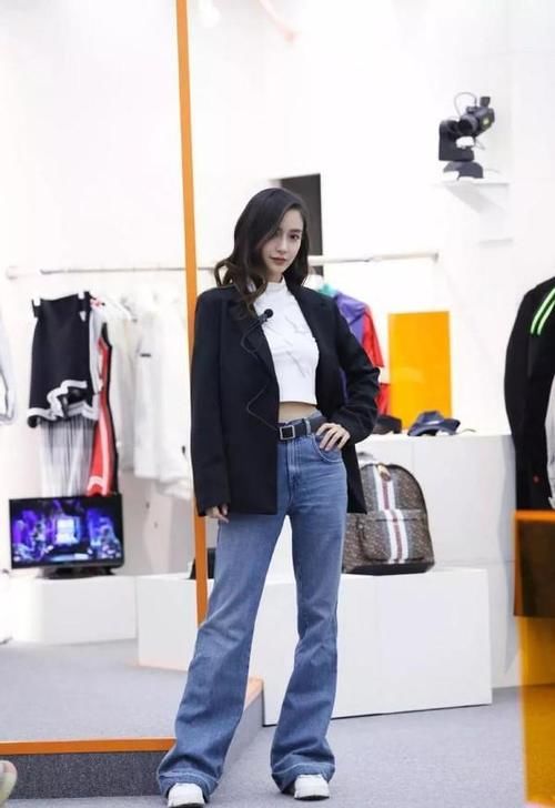 裤子不要买太多，今春流行这3款，遮肉百搭，穿多久都不会过时