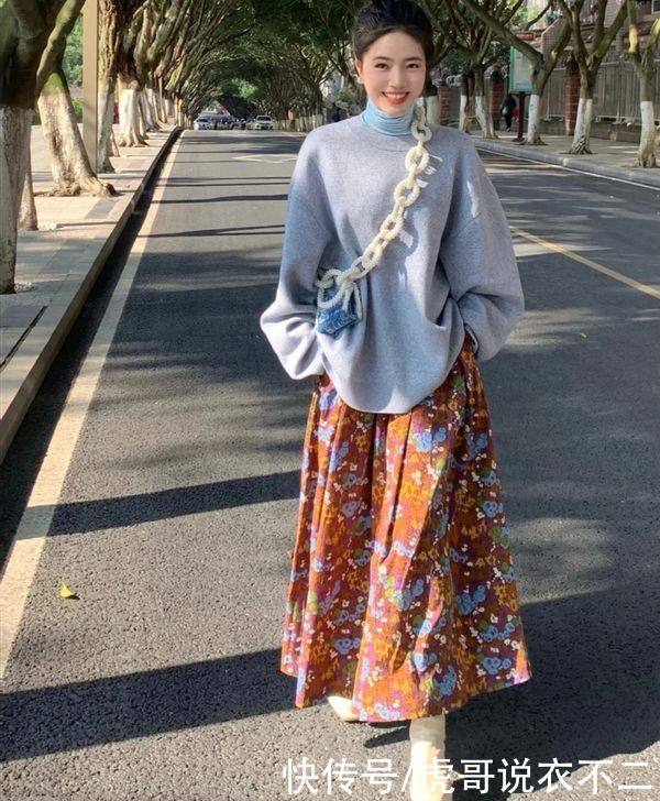 不知道春天穿什么好看？试试碎花裙吧！它能给你无尽少女感