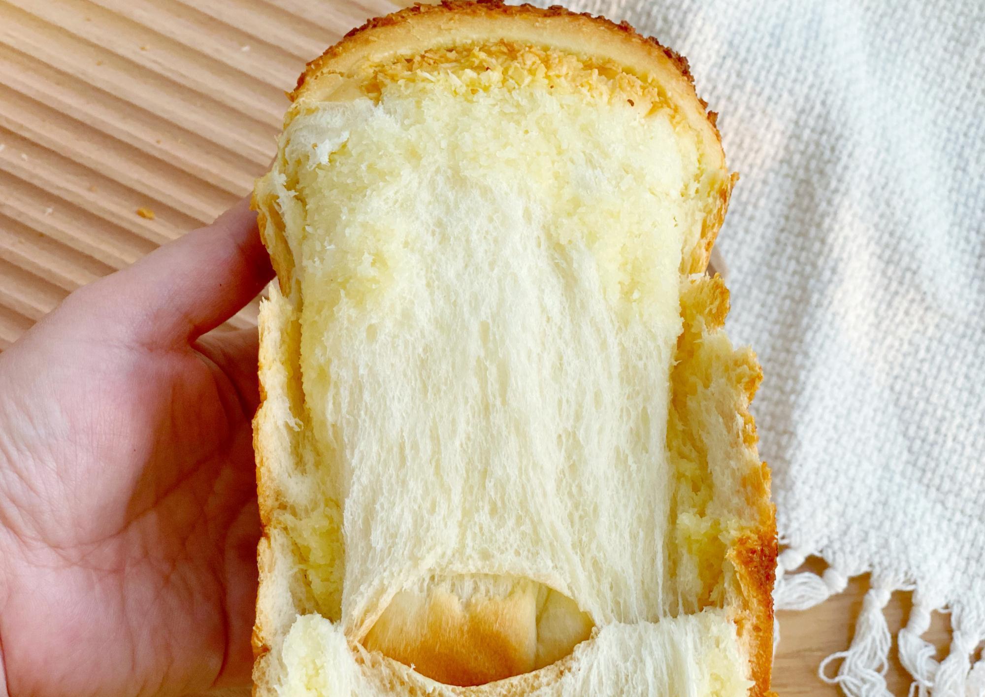 金黄香酥，柔软细腻又拉丝，1次发酵手撕椰蓉吐司，学会了不用买