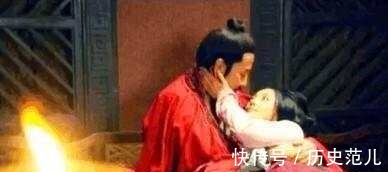 扎心|扎心对联!上联“原配夫妻脚挨脚”,下联看了很现实!