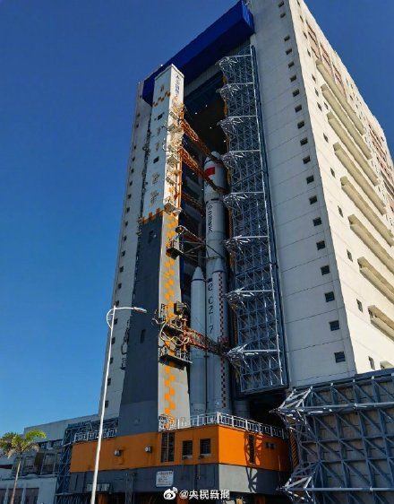 加油,中国航天!天舟二号船箭组合体转运至发射区