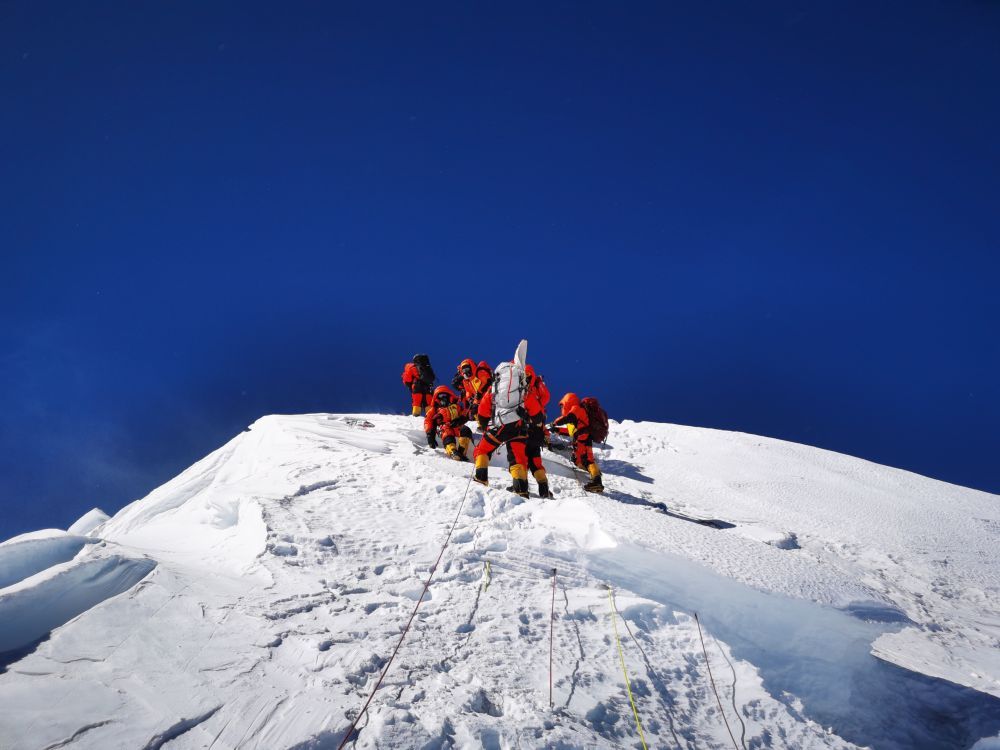 登山队|8848.86米，教科书要改啦——附送神秘“教辅”