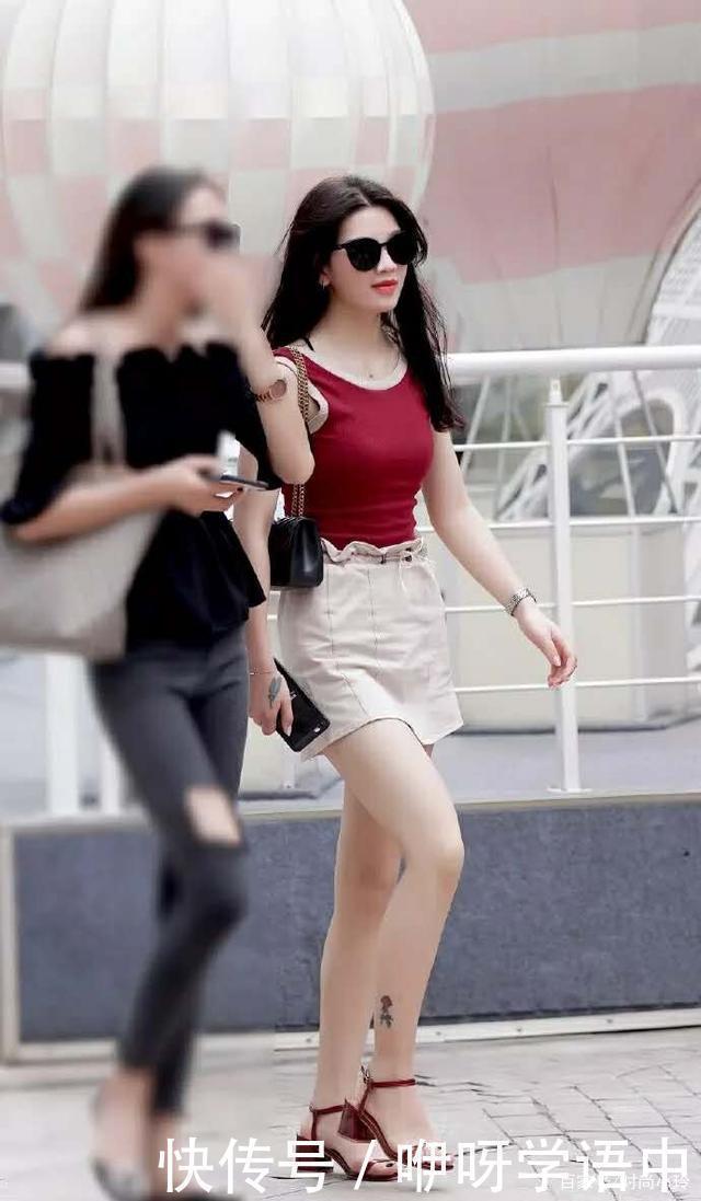 靓丽的美女，熙熙攘攘都是为了美丽而来