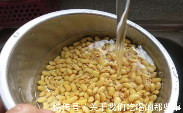 打豆浆要不要“泡豆子”？区别很大，学会5个技巧，豆浆醇香细腻