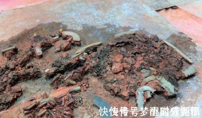 战国时期&曾国怎么消失的叶家山墓挖出180字的编钟,却揭开了千年谜团!