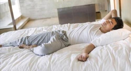 阴阳|阳不入阴容易致失眠,温馨提醒:平常做好3件事,一觉睡到大天明