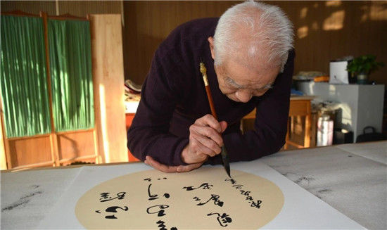  书画家们|走进书画世界 打造文化校园！安丘市第二中学举行书画名家进校园活动