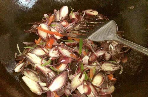 冬季,少吃猪肉多吃它,气血双补,清肠刮油,小肚子不鼓了