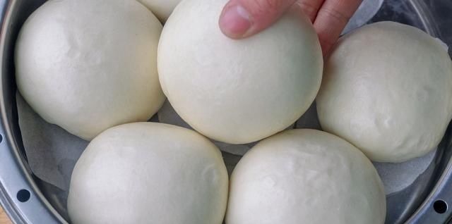 馒头又出新做法,不放一粒酵母,也不用二次醒发,一大锅不够吃的