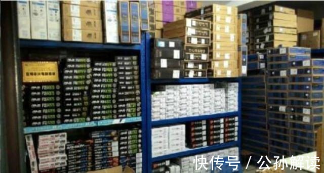 铺位|公务员辞职下海卖鸭，靠电脑配件年赚70亿，生活奢靡，酒只喝拉菲