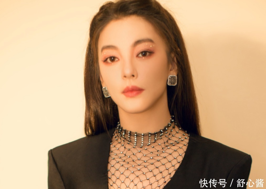  跳舞|唱歌跑调，跳舞顺拐，演员张雨绮凭什么在唱跳综艺翻红？