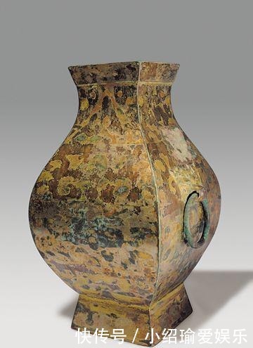 鎏金方壶|此文物表面镀金,博物馆请求要点金粉,主人立即将文物捐给国家