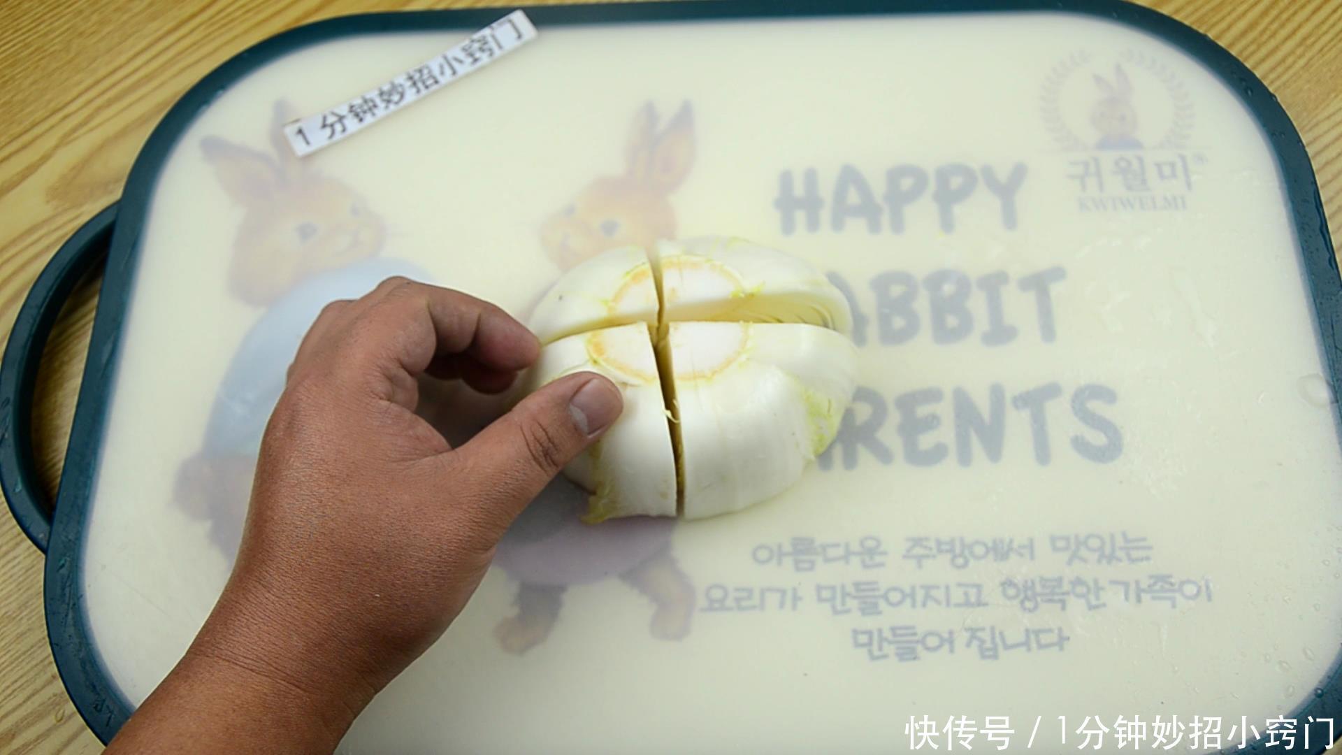 几十年的白菜原来都切错了?老菜农教我一招,学学白菜新切法