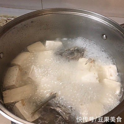 肝吸虫病|这道鱼头豆腐一上桌，全家都爱吃