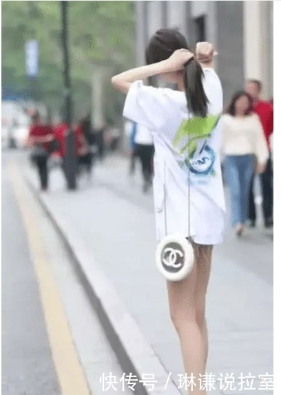 看起来非常|最近火了一种裤子穿法:叫“别乱动”,不动弹还好,一抬手就消失