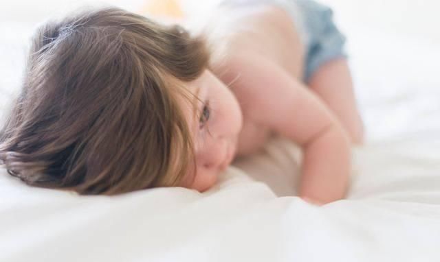 宝宝|孩子经常这样睡,以后发育会落后同龄人一大截