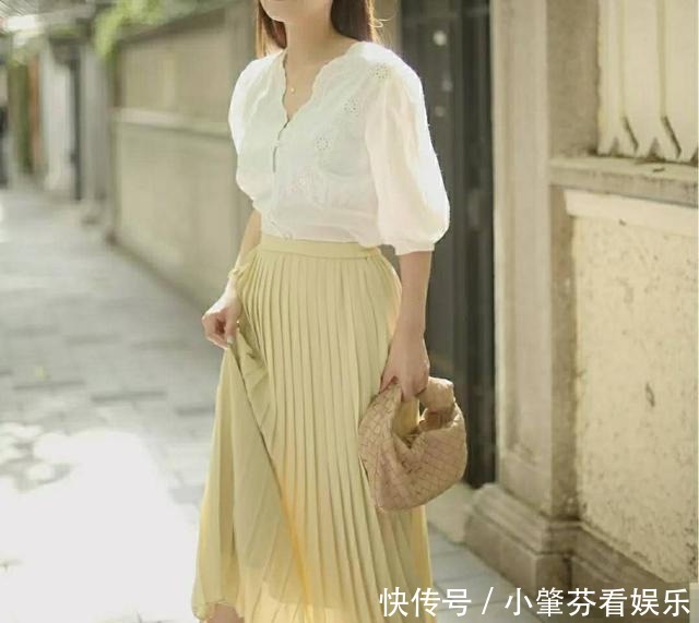 搭出|优衣库太好搭了,一条半身裙就能搭出8种风格,跟着穿时髦不重复